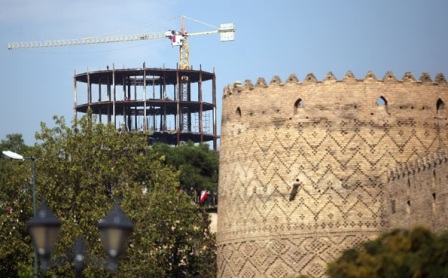 حجت: جلوی ساخت هتل ۱۸ طبقه در حریم ارگ کریمخان را می‌گیریم