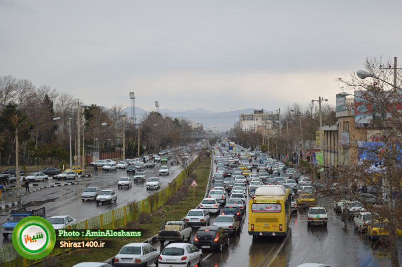 ترافیک شیراز همچنان با یک بارش باران قفل می شود!