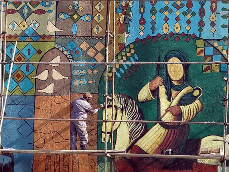خلق بزرگ‌ترین نقاشی دیواری در شیراز به پایان نزدیک است