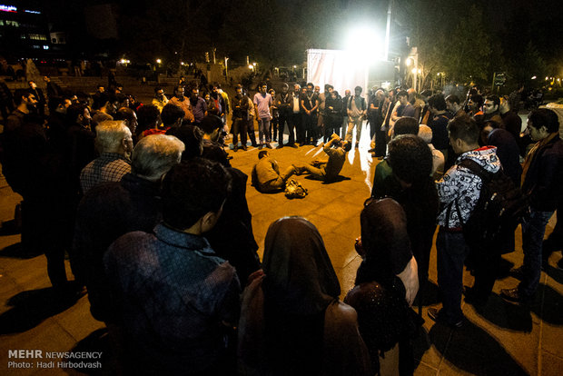 تئاتر خیابانی «شهر زخمی» در شیراز اجرا می‌شود