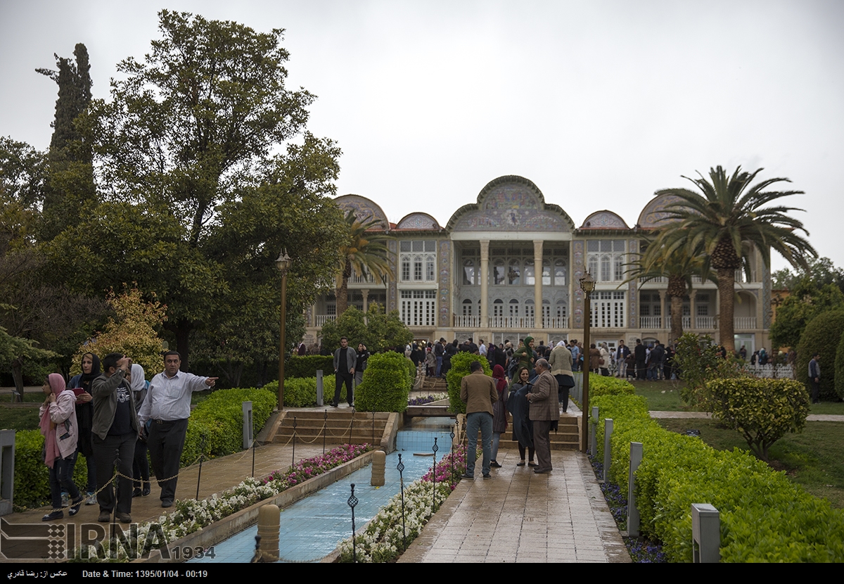 گزارش تصویری : مسافران نوروزی در باغ جهانی ارم