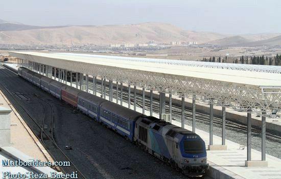 رشد ۹۰۰ درصدی حمل بار در راه‌آهن استان فارس