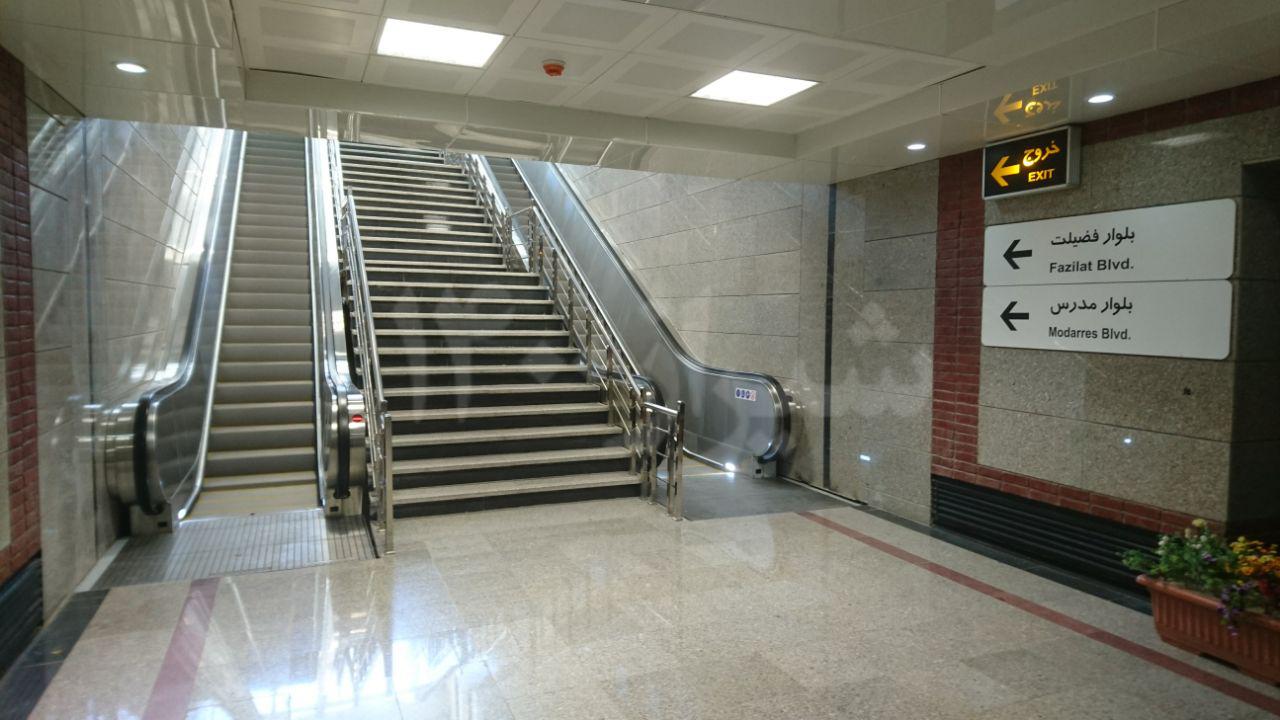 گزارش تصویری:نصب پله برقی ایستگاه مترو فضیلت