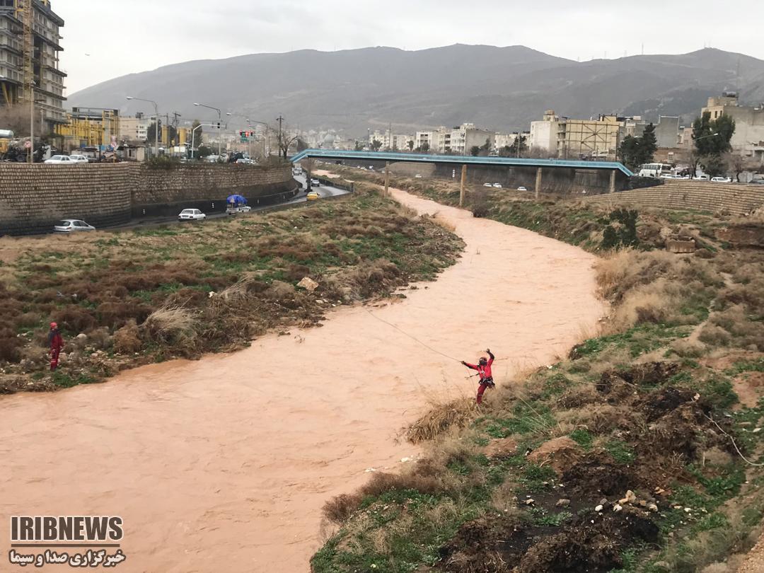 عکس : تمرین و مانور سیلاب در رودخانه خشک شیراز