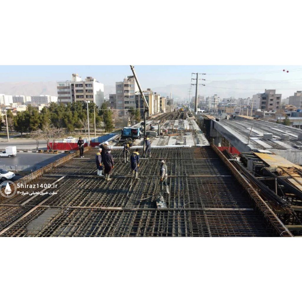 اجرای عملیات بتن‌ریزی عرشه پروژه روگذر قائم - رحمت