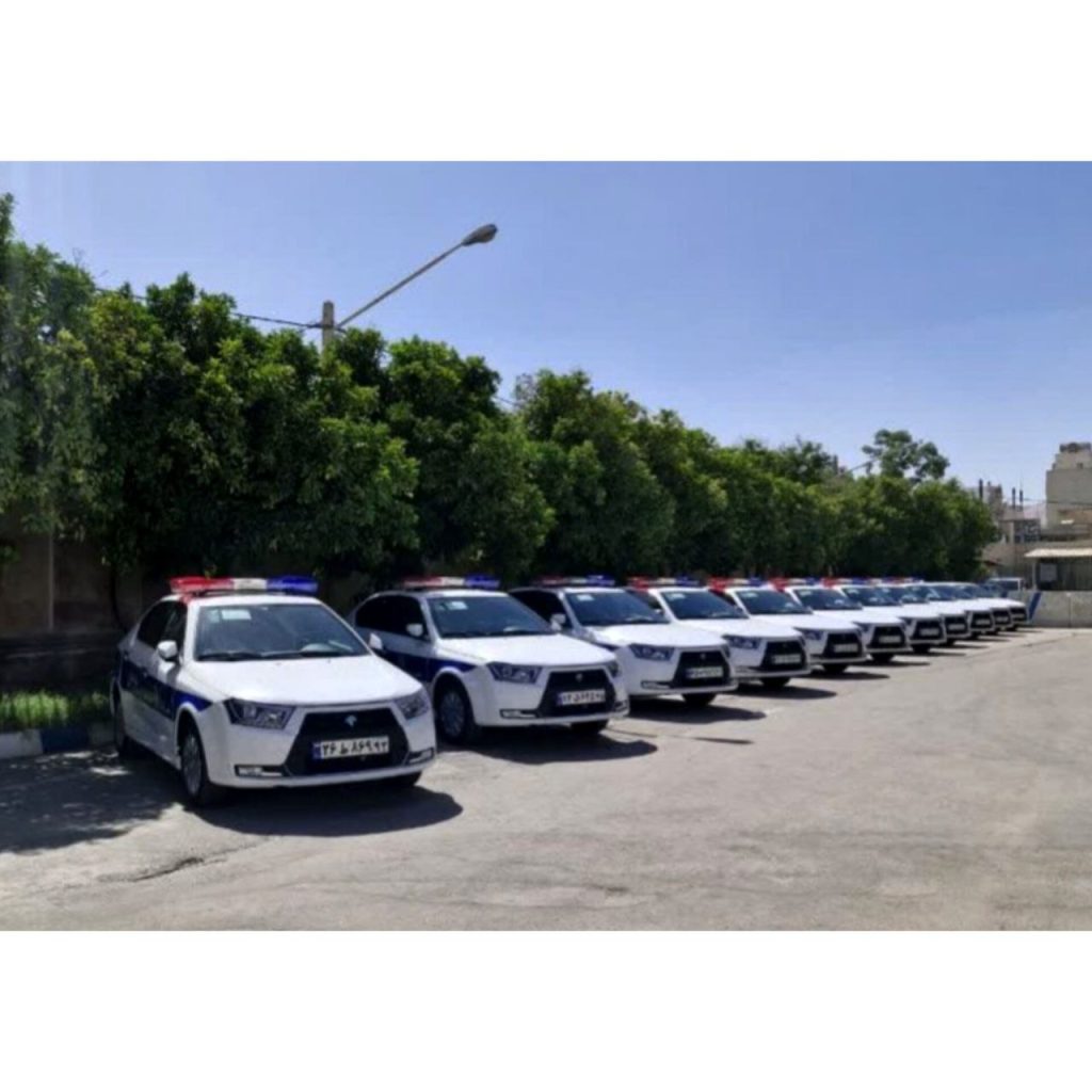 تحویل ۲۰ دستگاه خودروی دنا پلاس به پلیس راهور با حمایت شهرداری شیراز