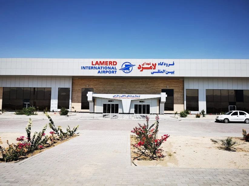 خسارت طوفان بی سابقه به فرودگاه لامرد