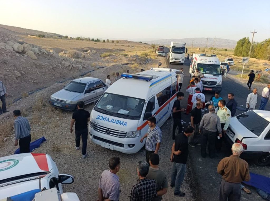 ۲ فوتی و ۵ مصدوم براثر تصادف رخ‌به‌رخ دو دستگاه پراید در جاده فسا