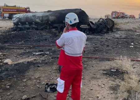 فوت ۲ نفر بر اثر آتش‌سوزی نفتکش در جاده لار- بندرعباس