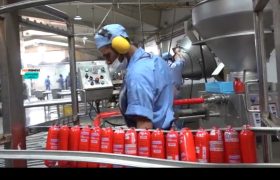 تولید فرآورده‌های گوشتی با خمیر مرغ غیربهداشتی در شیراز