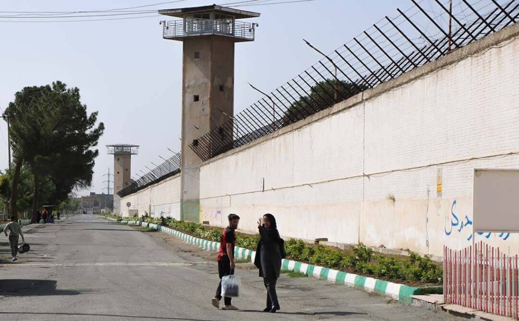 انتقال زندان عادل آباد