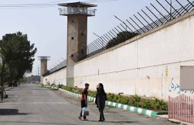 ادامه وعده ها برای انتقال زندان عادل آباد