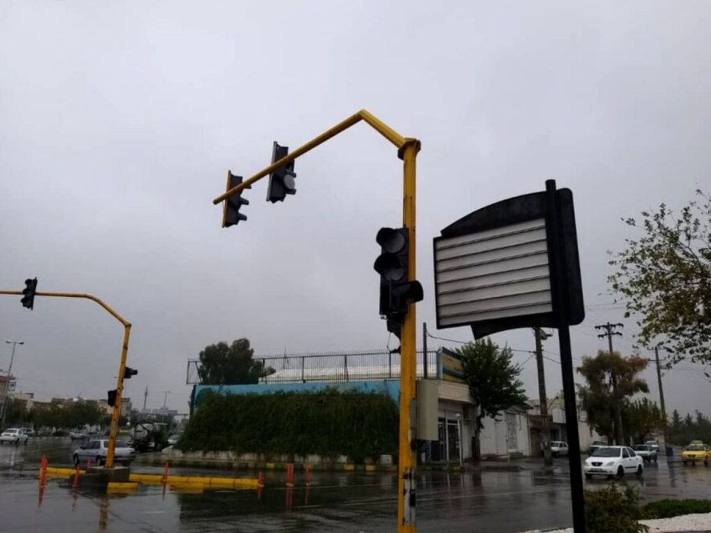 photo_2025-09-07_22-01-39 برق تقاطع های شیراز در زمان خاموشی هم تامین می شود