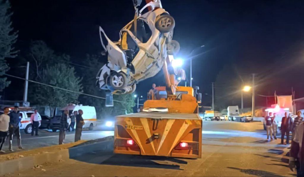 یک کشته در تصادف پژو ۲۰۷ با تیر چراغ برق