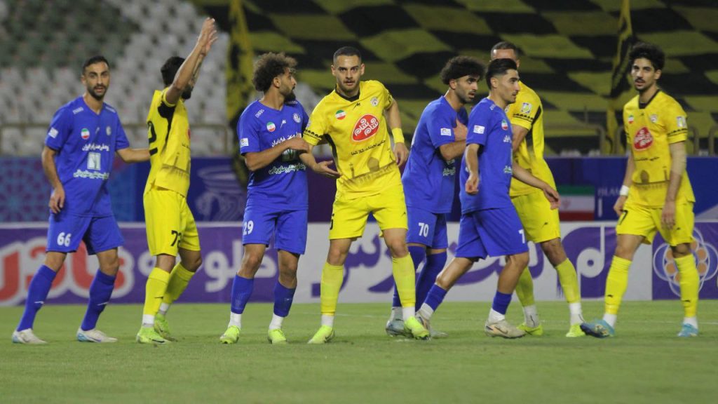 شکست فجر در ورزشگاه خالی پارس