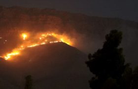 آتش‌سوزی کوه بمو شیراز مهار شد