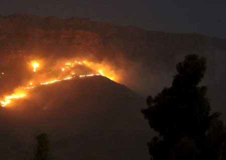 آتش‌سوزی کوه بمو شیراز مهار شد