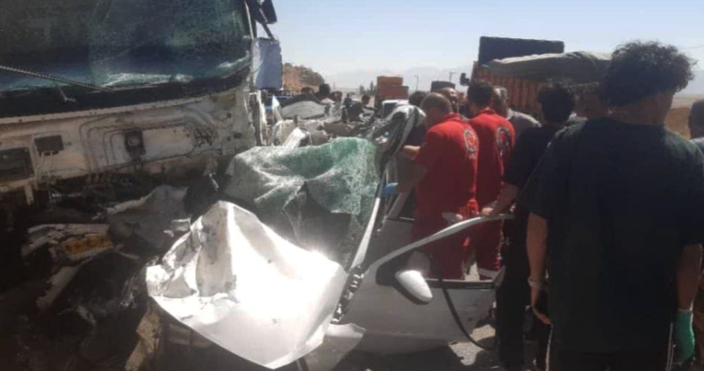 برخورد کامیون با سواری جان دو نفر را گرفت