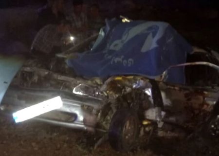 یک کشته و ۳ مصدوم در پی برخورد رخ به رخ دو خودرو