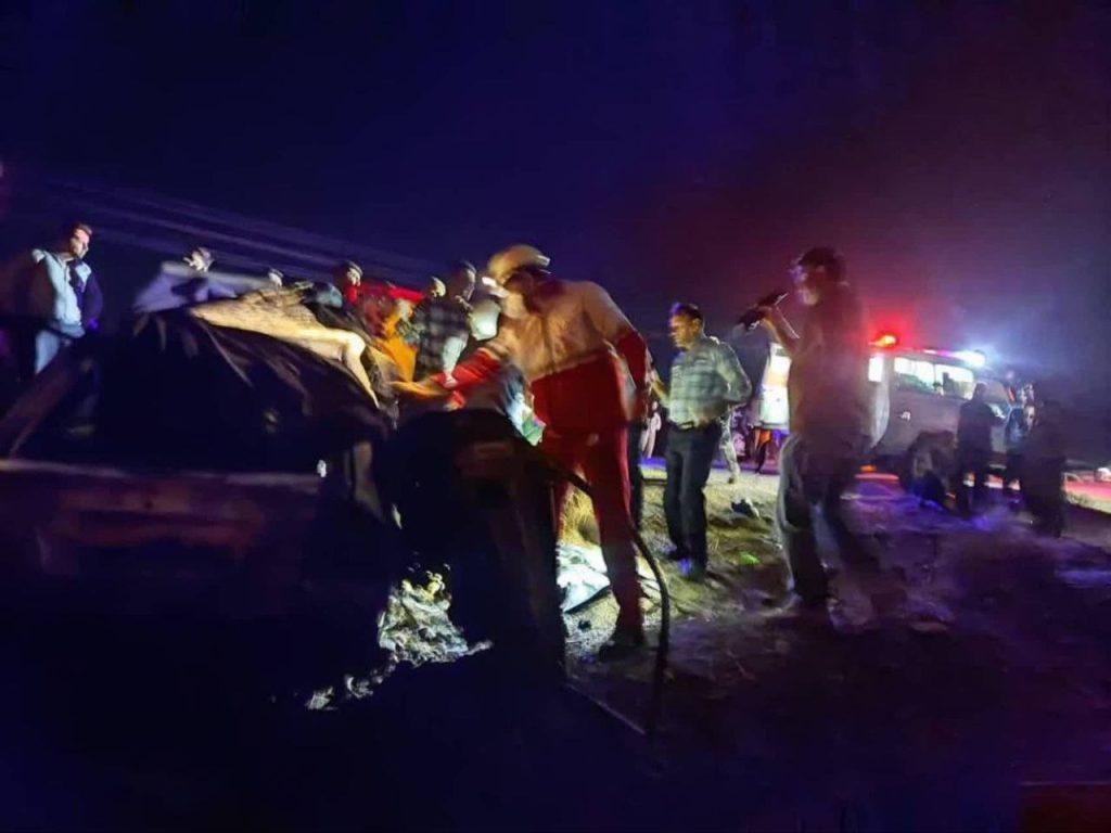 تصادف پژو و پراید در جاده آباده طشک با یک کشته و سه مصدوم