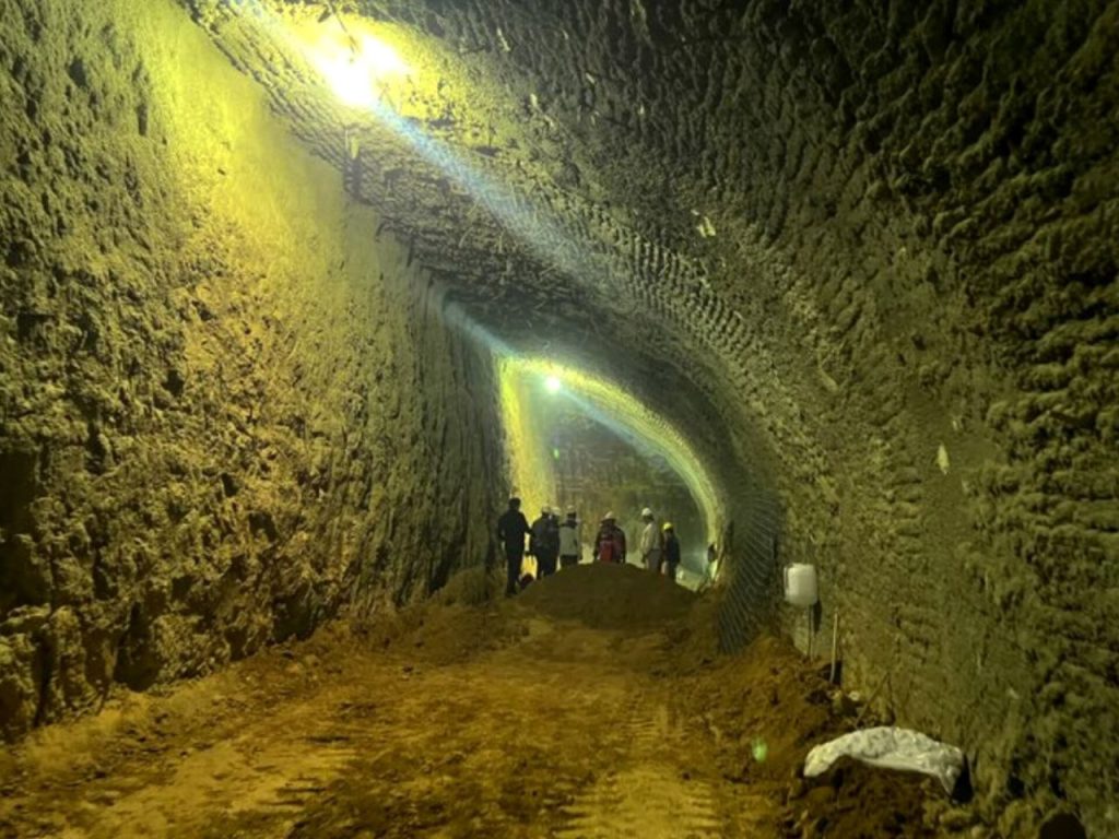 پروژه تونل اتصال خط ۱ به ۴ متروی شیراز