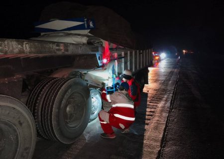 یک کشته در برخورد دو کامیون در آزادراه شیراز – اصفهان