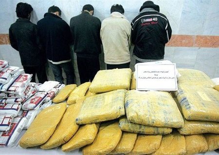 توقیف خودرو سواری با بیش از ۷۰۰ کیلوگرم مواد مخدر