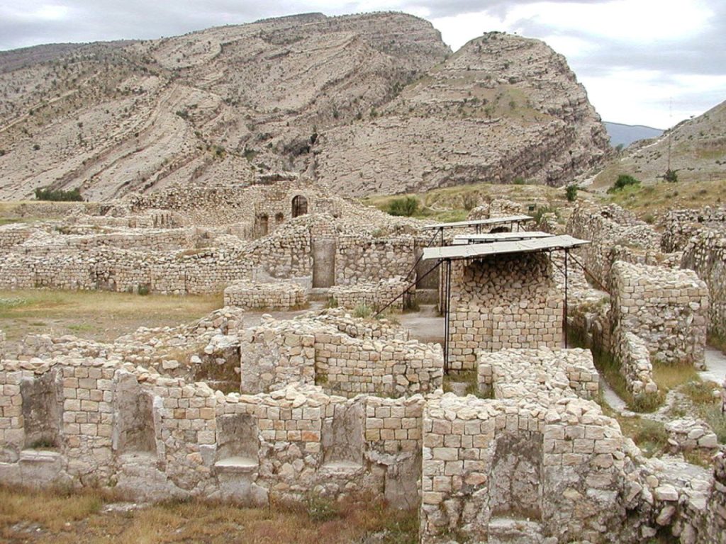 صدور اسناد مالکیت چند اثر تاریخی فارس