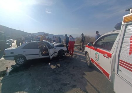 یک کشته و ۳ مصدوم در تصادف رخ به رخ دو خودرو