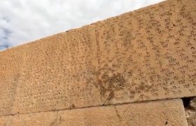 🎥: کتیبه سهزبانه داریوش در دستان مرمت گران