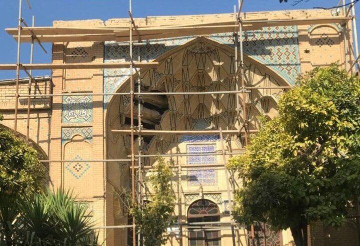 photo_2025-12-19_00-41-24 مرمت مقرنسهای فروریخته حافظیه شیراز آغاز شد