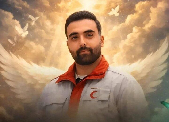 جان باختن یکی از امدادگران هلال احمر حین عملیات در شهرستان جهرم