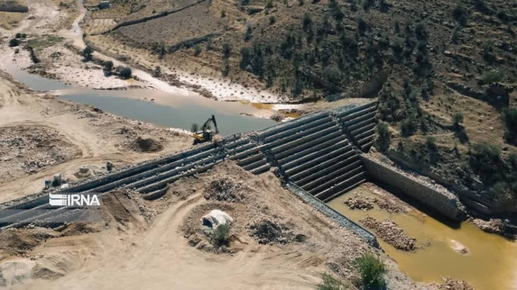 بهره‌برداری از بندهای مهار سیلاب در شرق شیراز