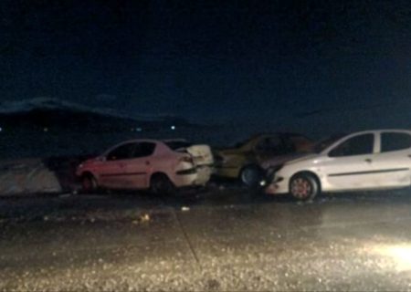 تصادف زنجیره‌ای در آزادراه شیراز _ اصفهان یک فوتی و ۱۰ مصدوم برجای گذاشت